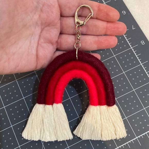 🔸NWT🔸 Red Ombré Macrame Rainbow Keychain / Purse Charm/ Tassel - Picture 8 of 10